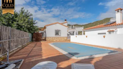 Chalet on Avenida los Torres photo 3