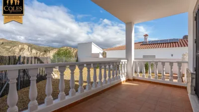 Chalet on Avenida los Torres photo 5