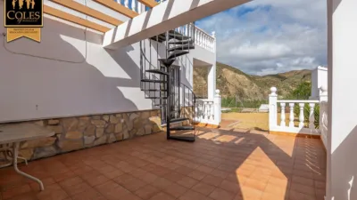 Chalet on Avenida los Torres photo 8