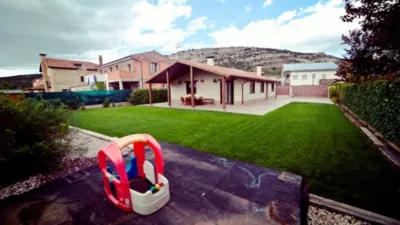 Chalet en venta en Calle de los Morales, 15, Golmayo de 375.000 €