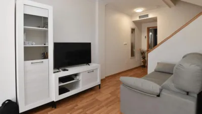 Chalet on Avenida de las Cortes Valencianas photo 4