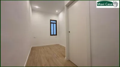 Piso en venta en Carrer de Còrsega, cerca de Carrer de Sant Quintí, El Camp de l'Arpa del Clot (Distrito Sant Martí. Barcelona Capital) de 217.000 €