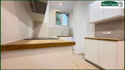 Piso en venta en Carrer de Còrsega, cerca de Carrer de Sant Quintí, El Camp de l'Arpa del Clot (Distrito Sant Martí. Barcelona Capital) de 217.000 €