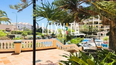 Apartamento en venta en Avenida de San Francisco, Los Cristianos (Arona) de 290.000 €