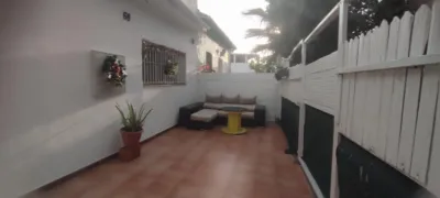 Casa en venta en Parque Victoria Eugenia, Martiricos-La Roca (Distrito La Rosaleda-La Roca. Málaga Capital) de 390.000 €