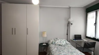 Piso en alquiler en Calle de Alfonso III 'El Magno', Centro (Oviedo) de 700 €<span>/mes</span>