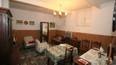 Chalet en venta en Calle Hornos, 18, Mombeltrán de 67.000 €