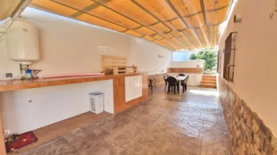 Chalet on Calle de la Jumilla photo 33
