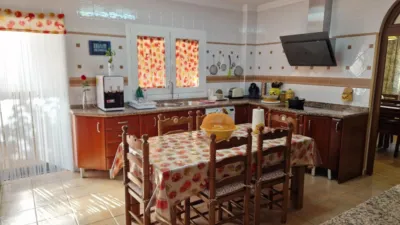 Chalet on Calle de la Jumilla photo 8