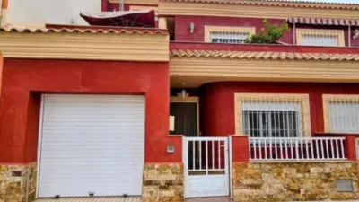 Semi-detached house on Calle de Meseguer photo 2