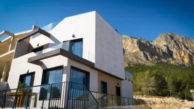 Semi-detached house in Pla de Cantal photo 5