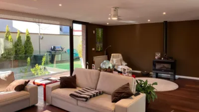 Chalet en venta en Calle de Sariñena, Santiago (Huesca Capital) de 1.295.000 €