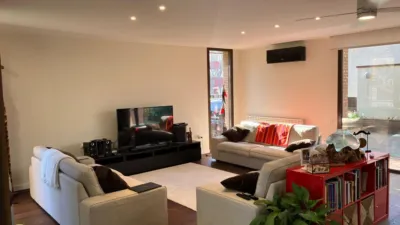 Chalet en venta en Calle de Sariñena, Santiago (Huesca Capital) de 1.295.000 €