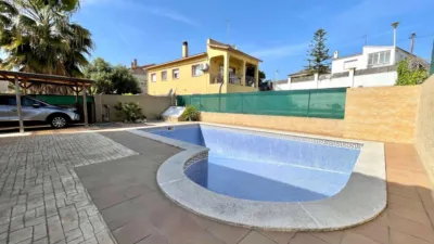 Chalet on Carrer dels Comtes de Barcelona photo 2