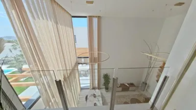 Chalet on Carrer Berna photo 17