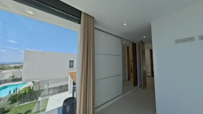 Chalet on Carrer Berna photo 23