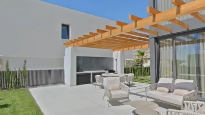Chalet on Carrer Berna photo 27