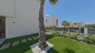 Chalet on Carrer Berna photo 28