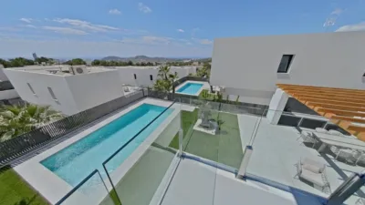 Chalet on Carrer Berna photo 2