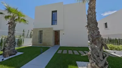 Chalet on Carrer Berna photo 4