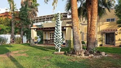 Chalet on Calle del Nogal photo 2