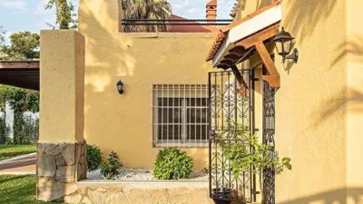 Chalet on Calle del Nogal photo 3