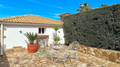 Chalet on Calle Alamillo photo 9