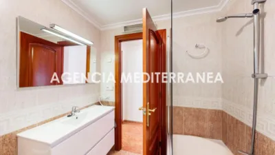 Flat on Eugenia Viñes Street photo 29