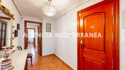 Flat on Eugenia Viñes Street photo 2