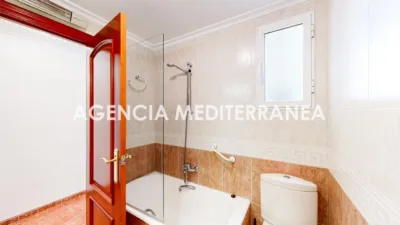 Flat on Eugenia Viñes Street photo 31