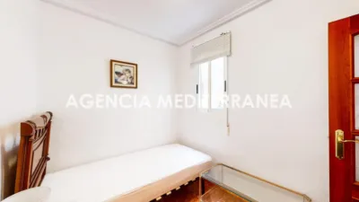 Flat on Eugenia Viñes Street photo 5