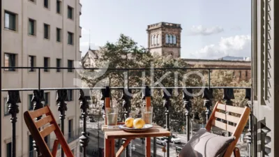 Piso en alquiler en Gran Via de les Corts Catalanes, cerca de Carrer de Balmes - Imagen 2