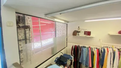 Local comercial en alquiler en Rúa de San Pedro de Mezonzo - Más
