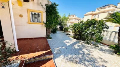 Casa adosada en venta en Calle B-2 Villapiedra, Cabo Roig-La Zenia-La Regia (Distrito Orihuela Costa. Orihuela) de 209.000 €