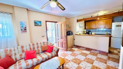 Casa adosada en venta en Calle B-2 Villapiedra, Cabo Roig-La Zenia-La Regia (Distrito Orihuela Costa. Orihuela) de 209.000 €