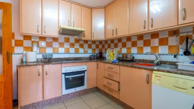 Apartment on Carrer de Juan de la Cierva photo 12