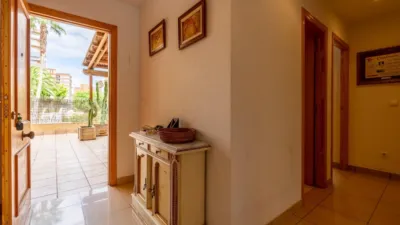Apartment on Carrer de Juan de la Cierva photo 4