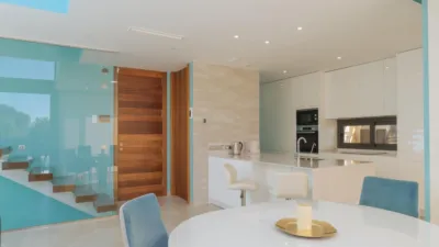 Chalet en Carrer Bucarest photo 7