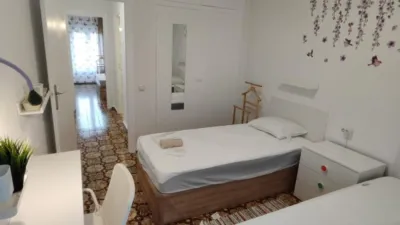 Apartment on Calle de la Romana photo 3