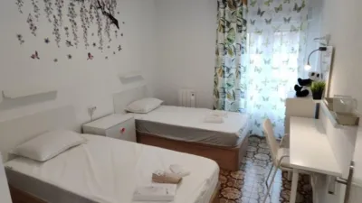 Apartment on Calle de la Romana photo 4
