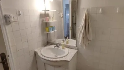 Apartment on Calle de la Romana photo 8