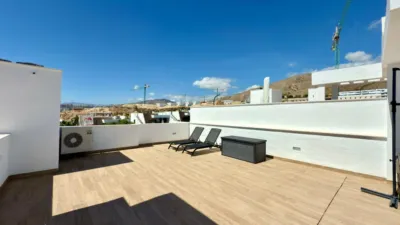 Top-floor apartment on Calle Argentina photo 17