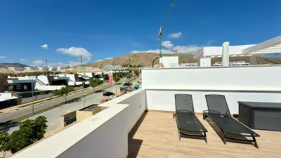 Top-floor apartment on Calle Argentina photo 30