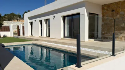 Chalet on Calle Alcasser L' photo 3