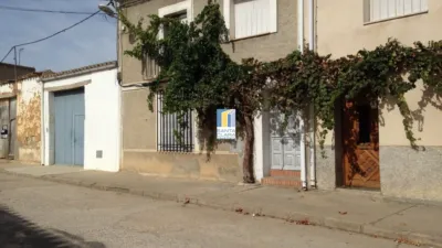 Casa en venta en Centro Médico, Corrales del Vino de 55.000 €