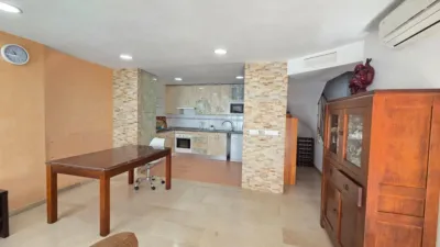 Duplex on Calle de Pi i Margall photo 2