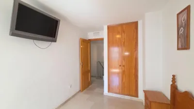 Duplex on Calle de Pi i Margall photo 30