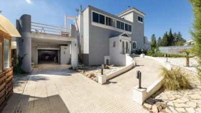 Chalet on Paseo del Fuego photo 2