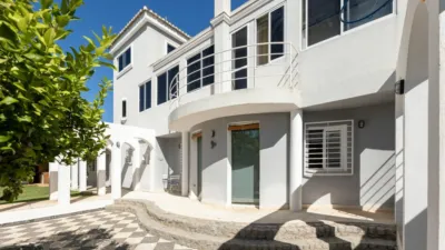 Chalet on Paseo del Fuego photo 4