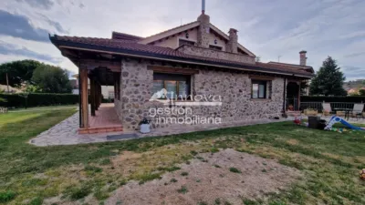 Chalet in La Lastrilla photo 2